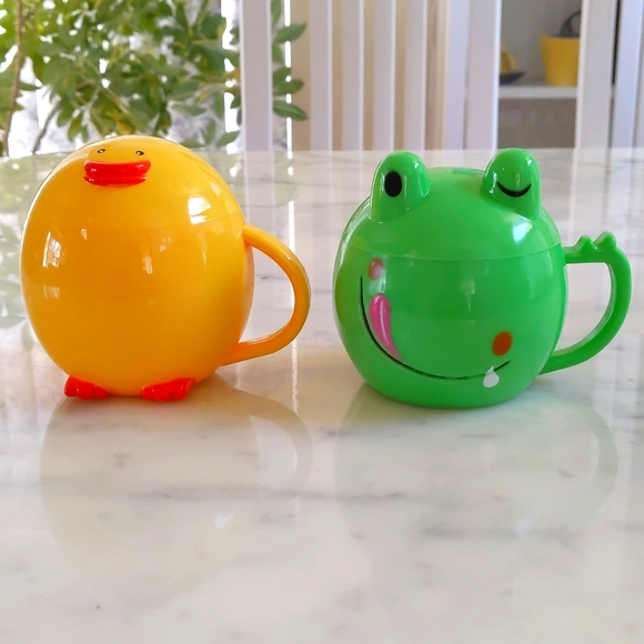 NWOT. Yellow and Green Plastic Cups. - Picture 1 of 4